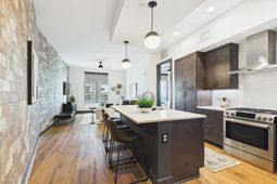 5 Gadsdenboro Street photo 4