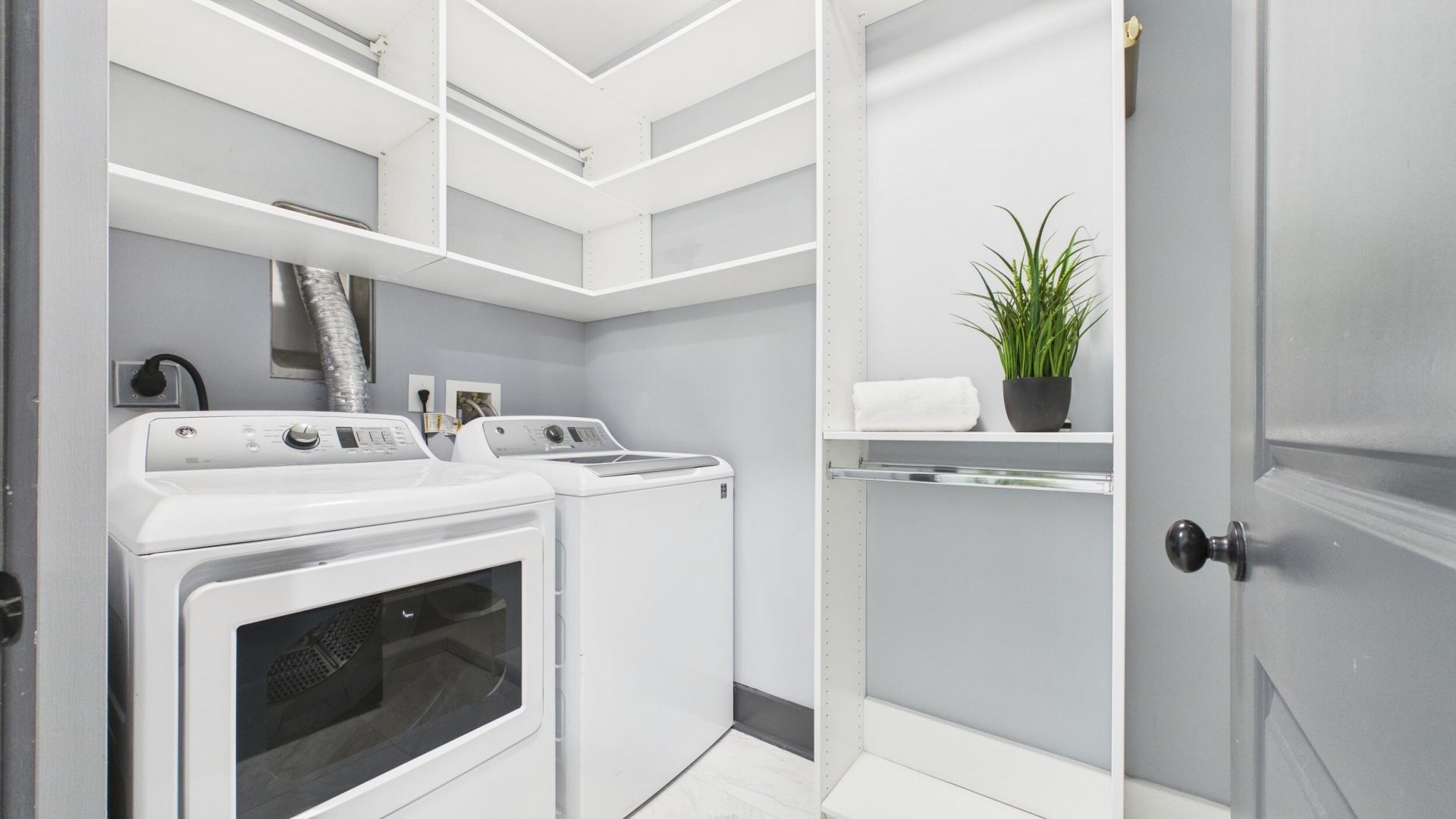 5 Gadsdenboro Street Photo 23