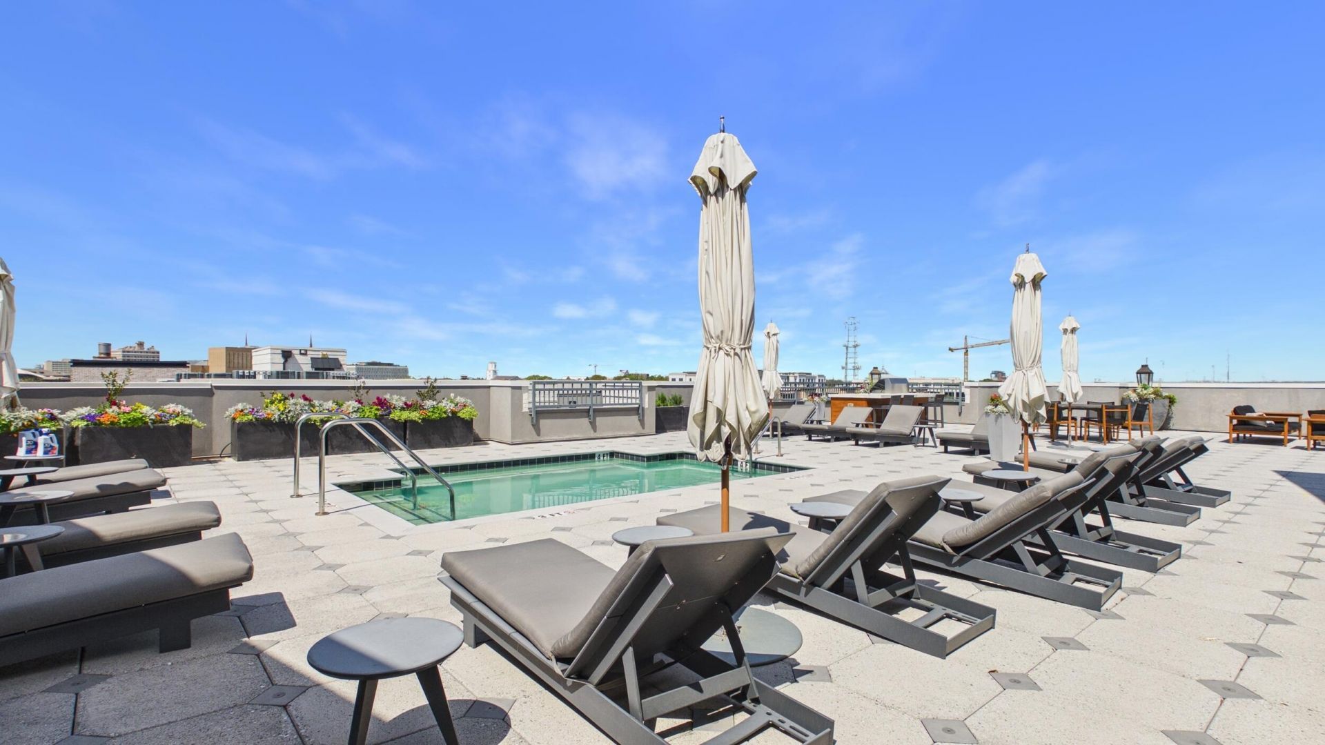 5 Gadsdenboro Street Photo 30