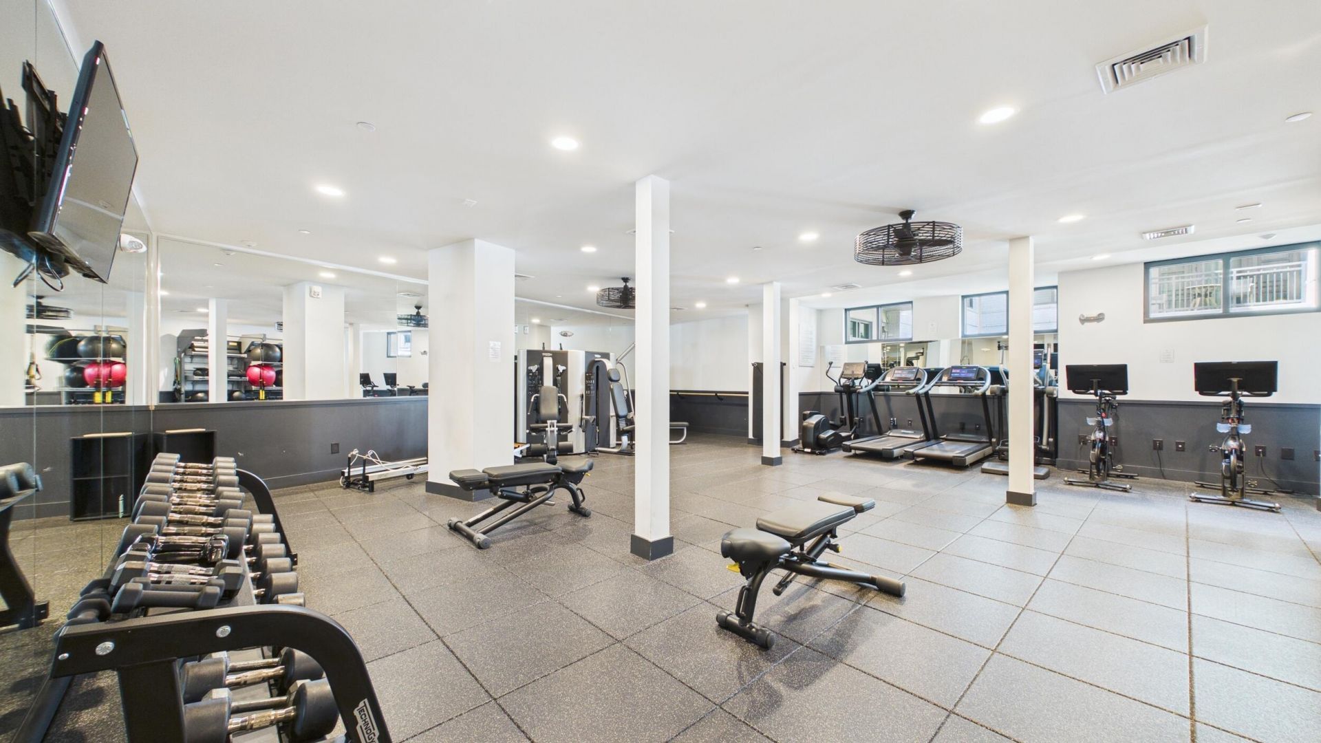 5 Gadsdenboro Street Photo 32