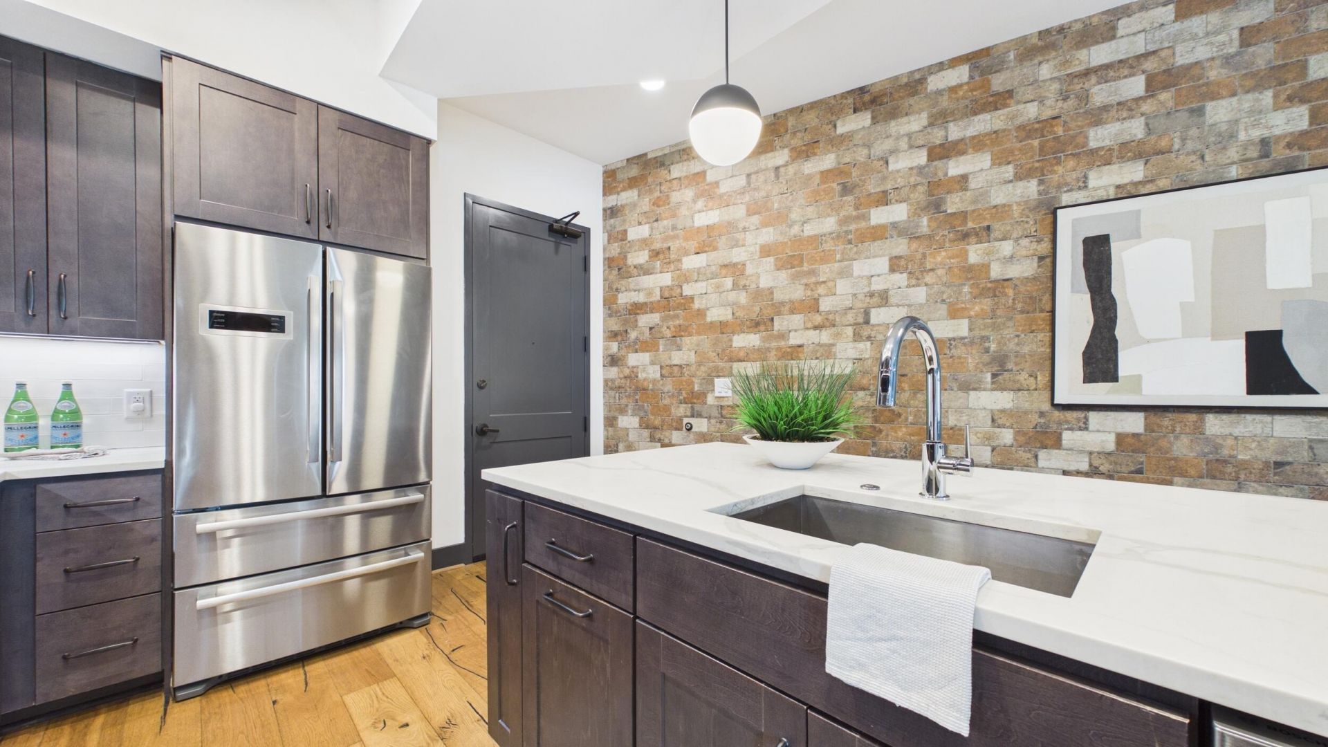 5 Gadsdenboro Street Photo 7