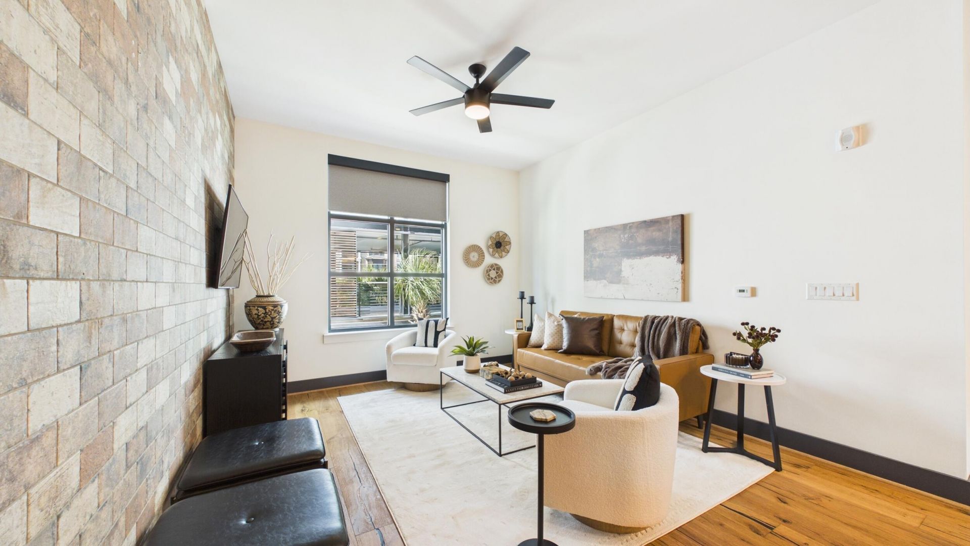 5 Gadsdenboro Street Photo 9