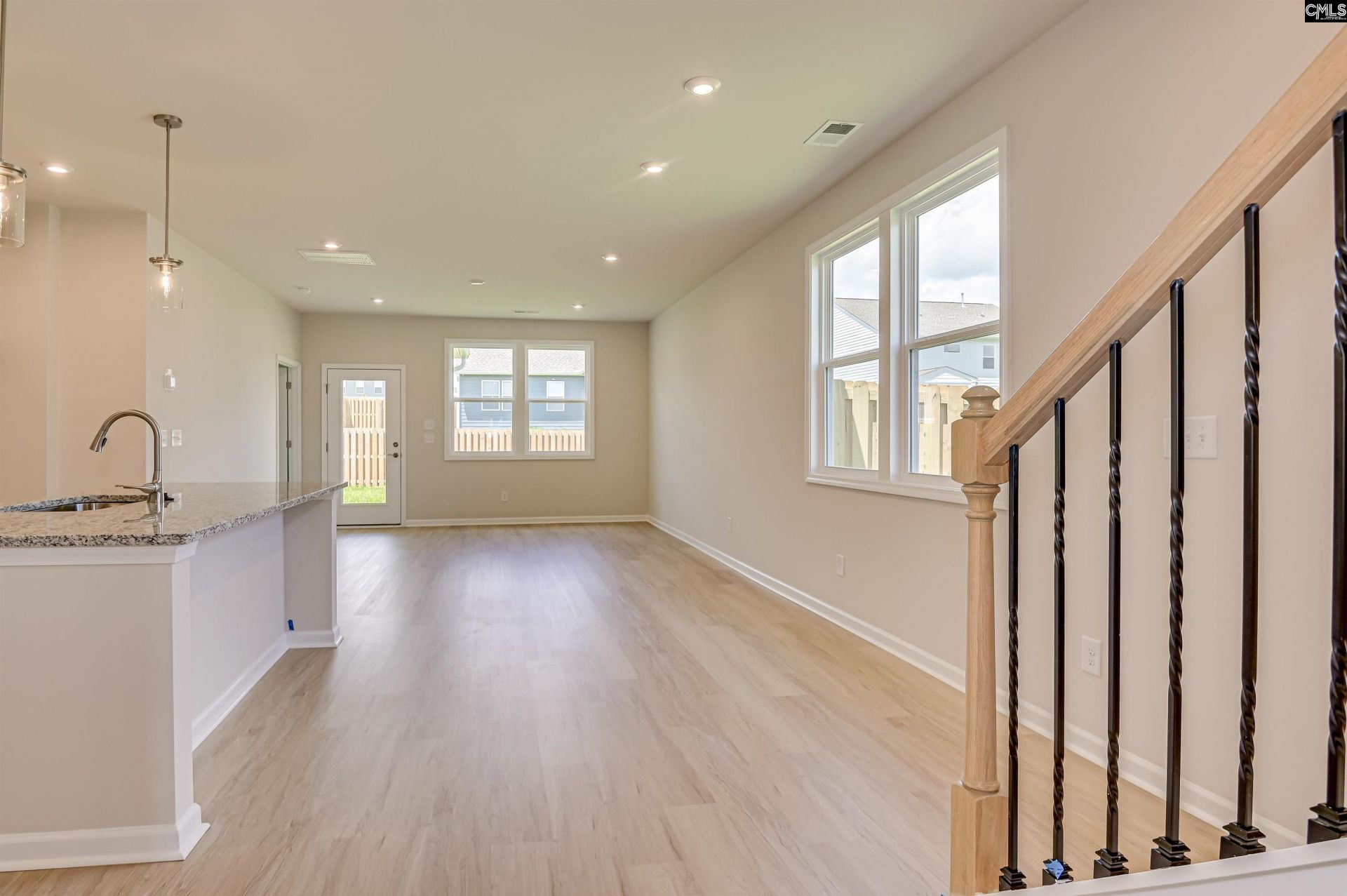 838 Huxley Lane  Photo 8