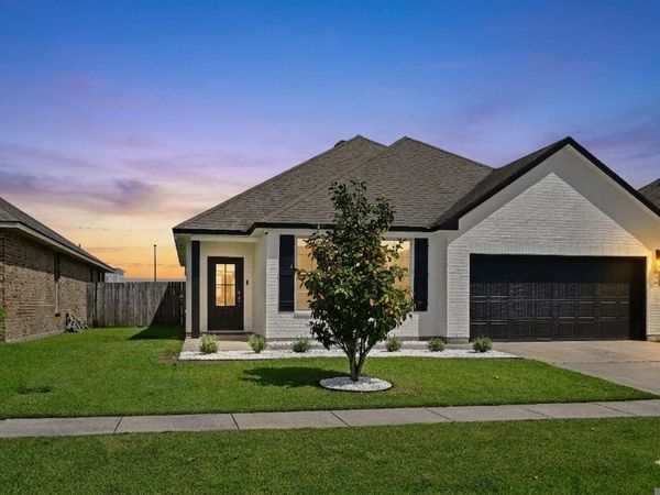 7516 Cherrybark Oak Dr, Gonzales, LA 70737