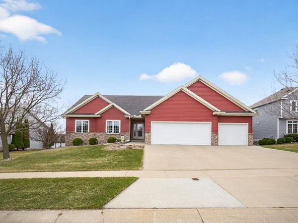 2306 Crimson Ridge Circle NW, Rochester, MN 55901