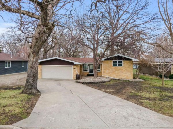 1045 Jorgenson Street SE, Hutchinson, MN 55350