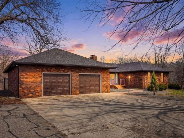 9425 Edgebrook Drive, Northfield, MN 55057