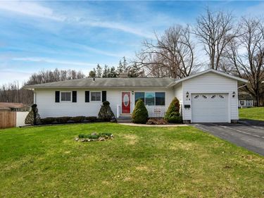 60 Hollywood Drive, Whitesboro, NY 13492
