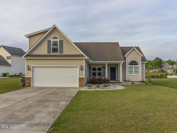 301 Antioch Lakes Road , New Bern, NC 28560