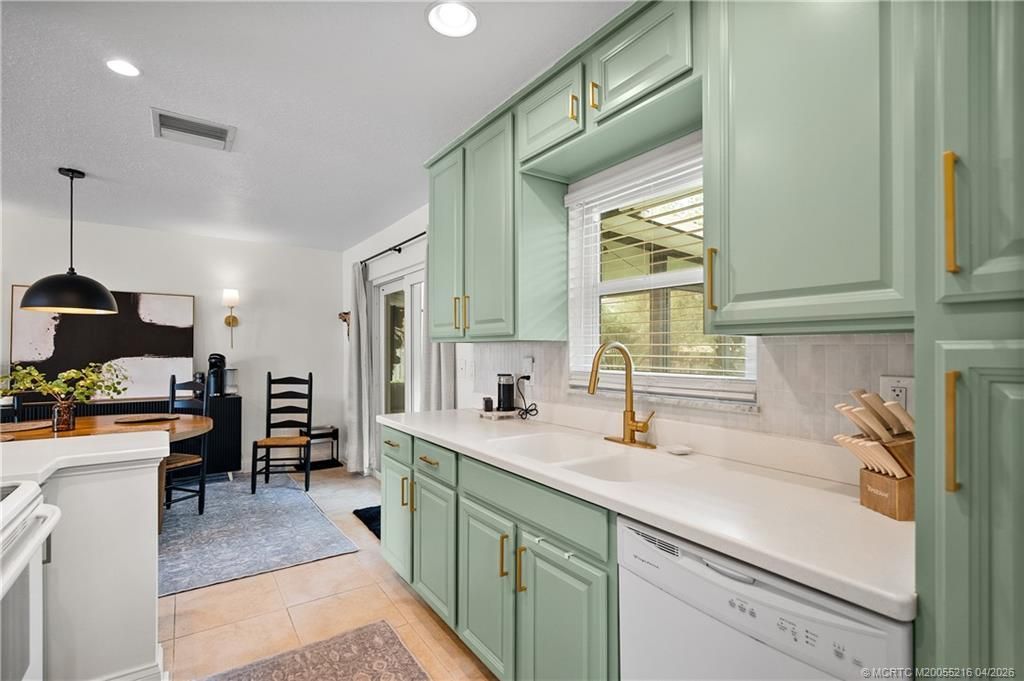 1003 NW 16th Place, Stuart, FL 34994 Photo