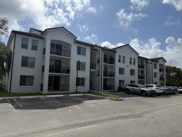 1018 Villa Circle, Boynton Beach, FL 33435