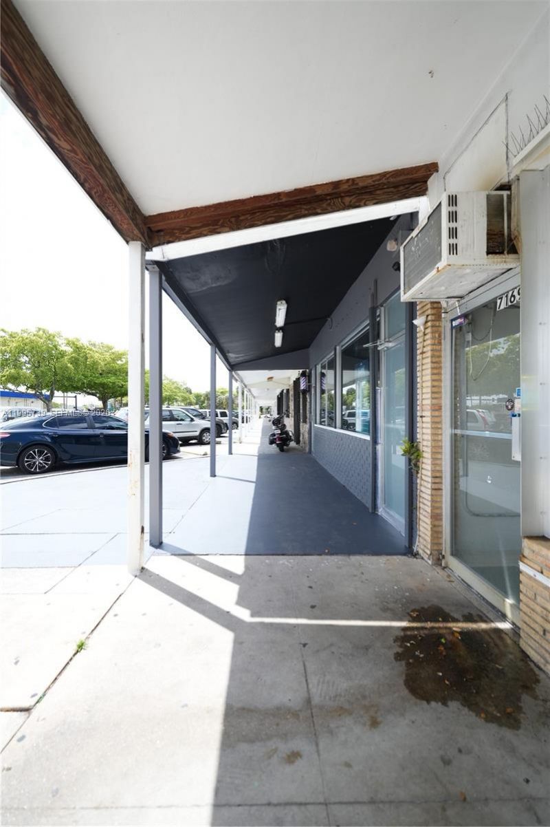 7193-7195 Pembroke Rd , Pembroke Pines, FL 33023 Photo