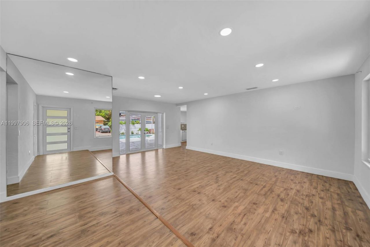 15010 NE 7th Ave, Miami, FL 33161 Photo