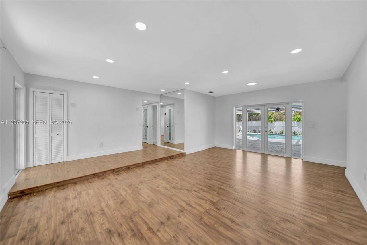 15010 NE 7th Ave, Miami, FL 33161 Photo