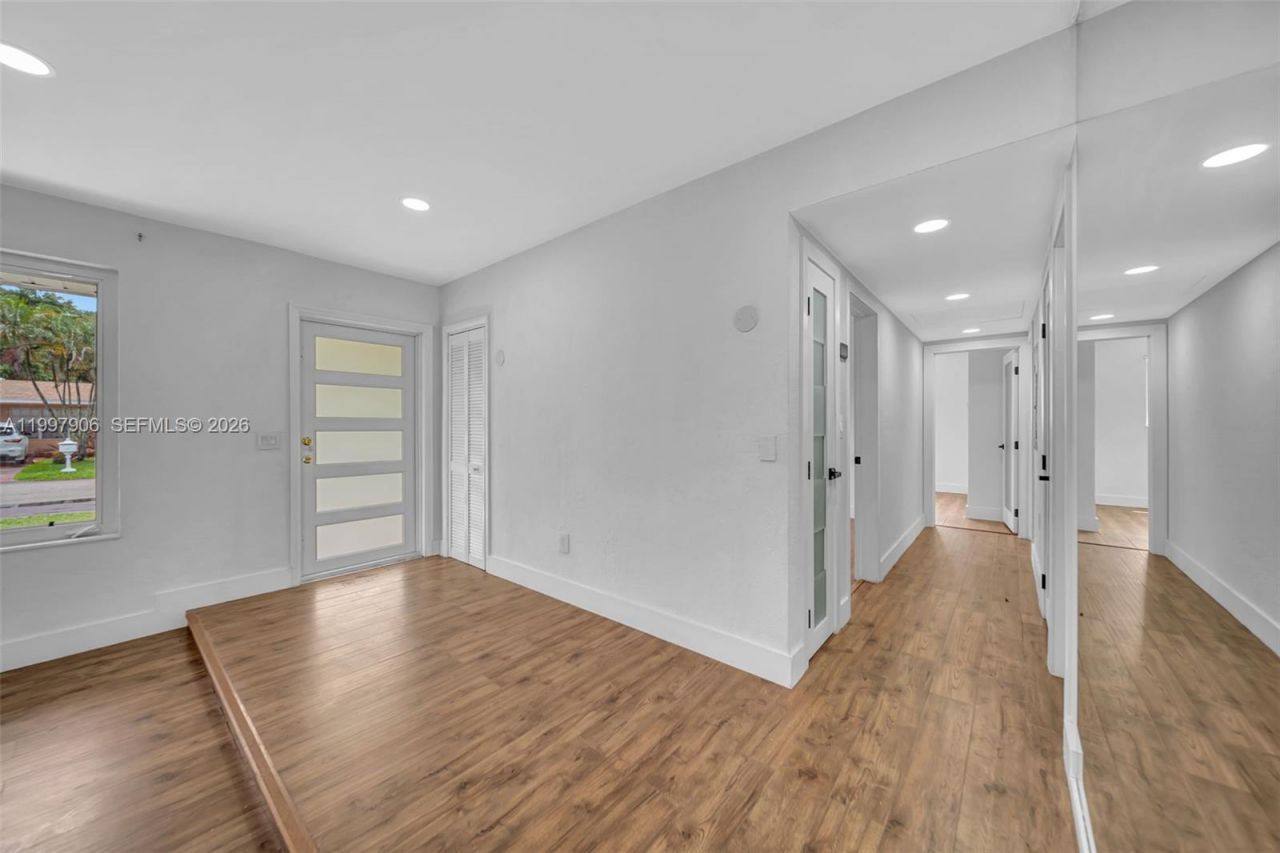 15010 NE 7th Ave, Miami, FL 33161 Photo
