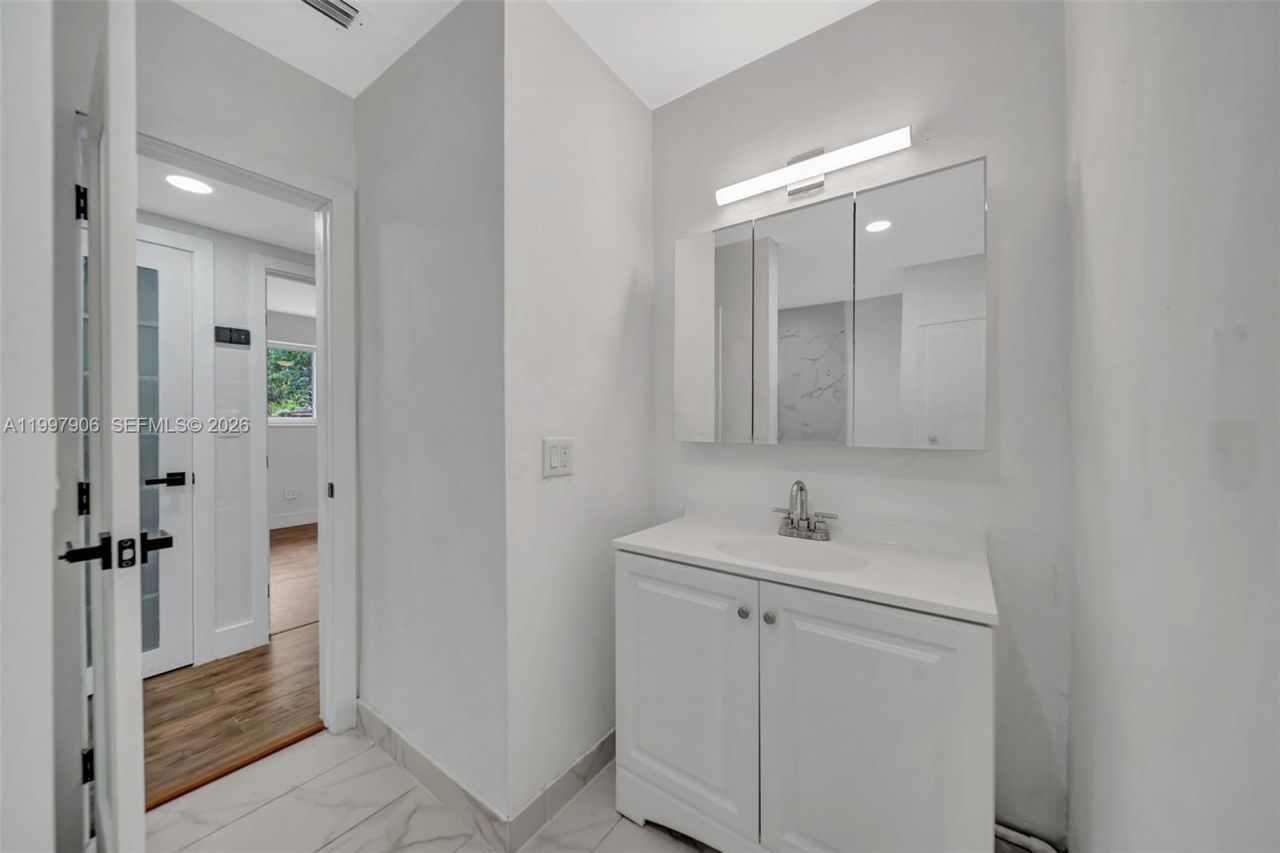 15010 NE 7th Ave, Miami, FL 33161 Photo