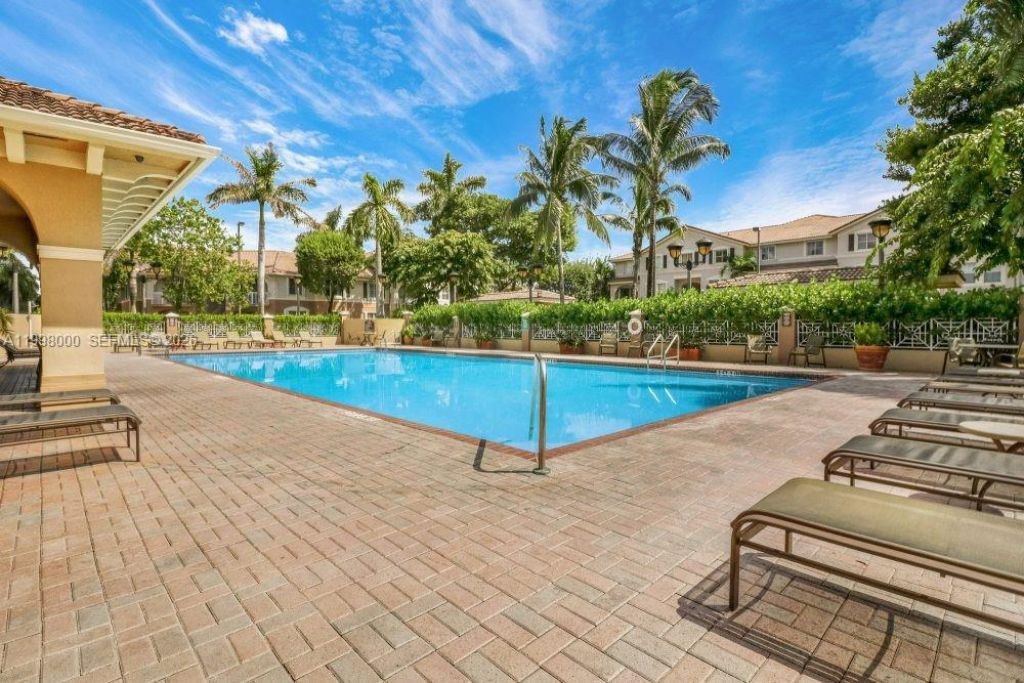 8970 W Flagler St, Unit 206, Miami, FL 33174 Photo