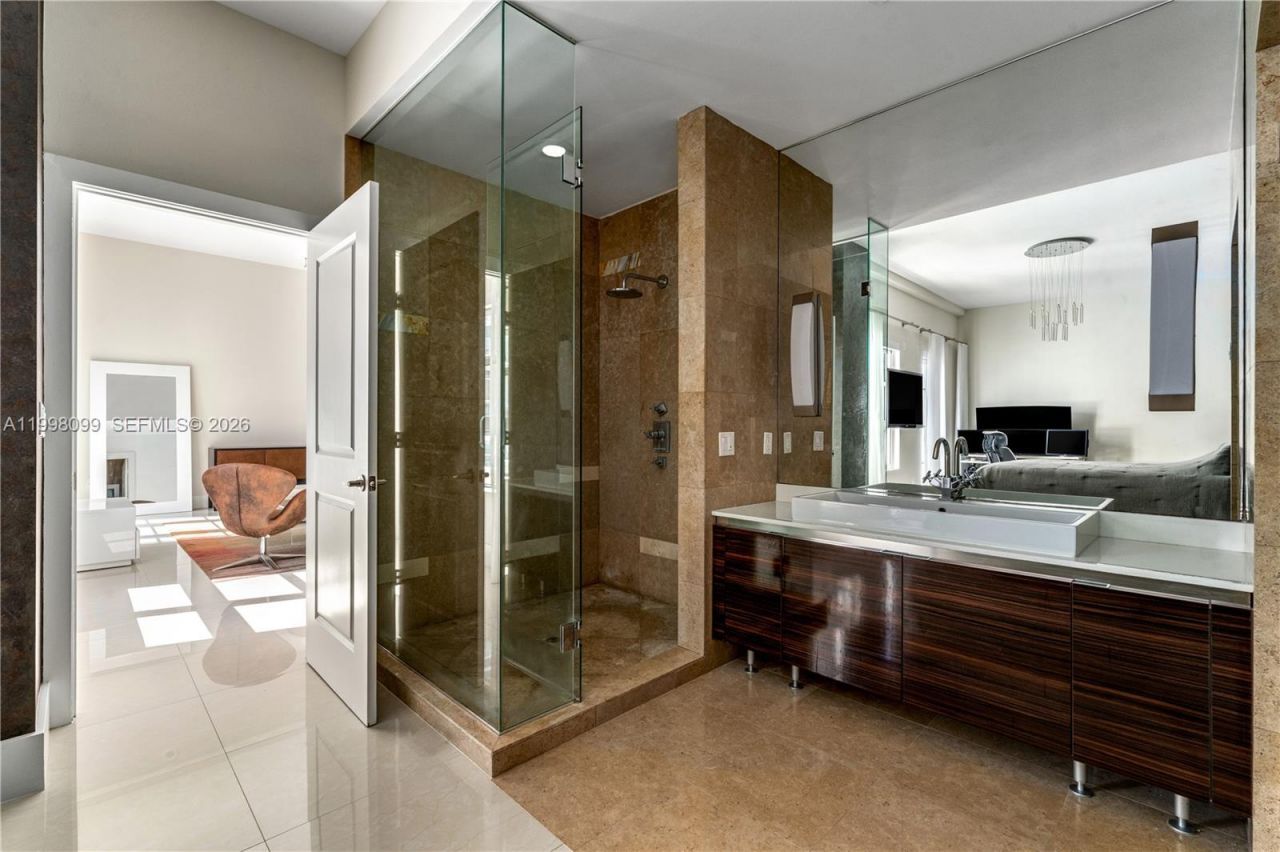 3739 Collins Avenue, Unit N-604, Miami Beach, FL 33140 Photo