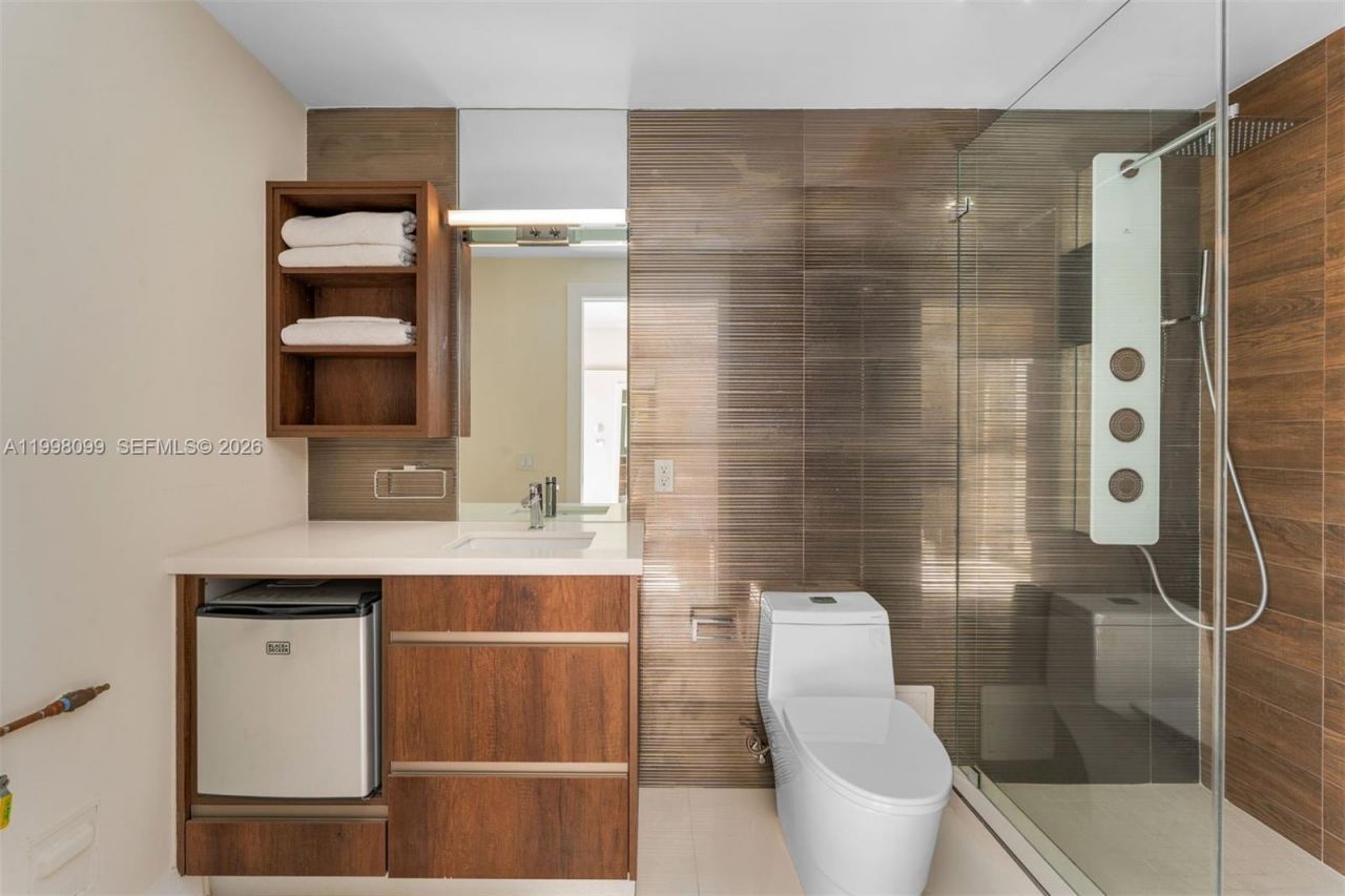 3739 Collins Avenue, Unit N-604, Miami Beach, FL 33140 Photo