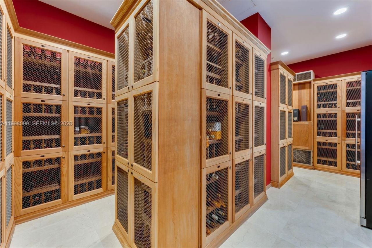 3739 Collins Avenue, Unit N-604, Miami Beach, FL 33140 Photo