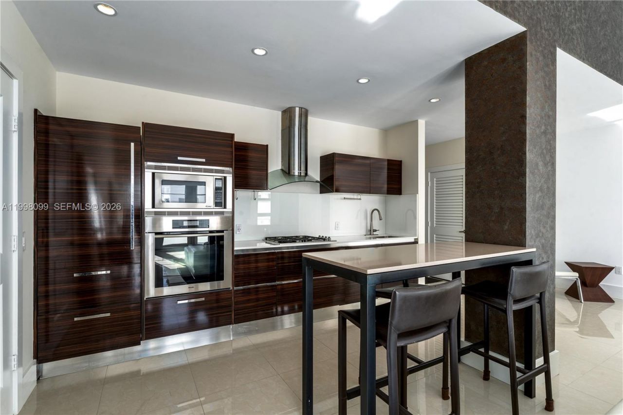 3739 Collins Avenue, Unit N-604, Miami Beach, FL 33140 Photo