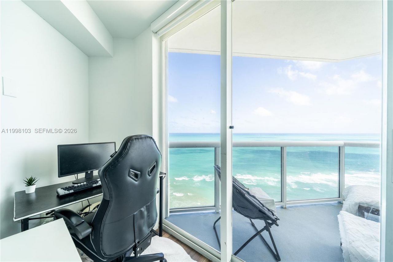 6301 Collins Ave, Unit 2802, Miami Beach, FL 33141 Photo