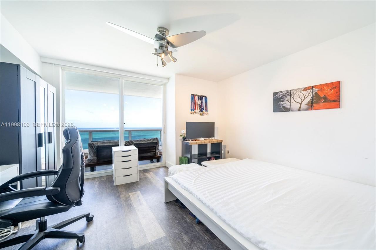 6301 Collins Ave, Unit 2802, Miami Beach, FL 33141 Photo