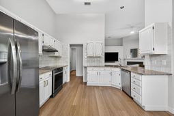 1174 Old Ivy Way photo 4