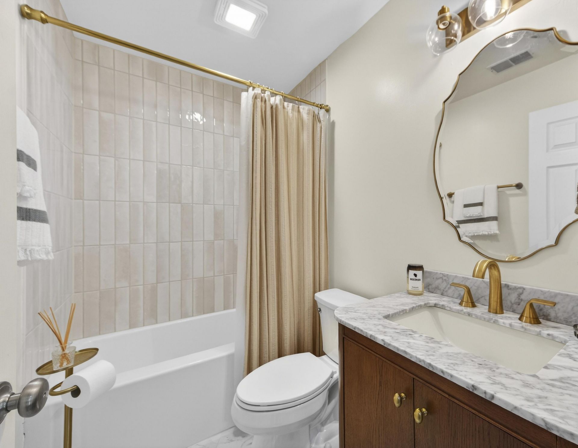 1174 Old Ivy Way Photo 8