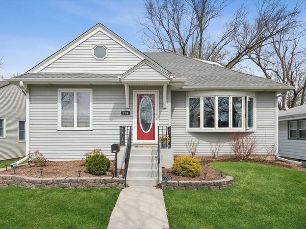 124 E Jackson Street , Villa Park, IL 60181