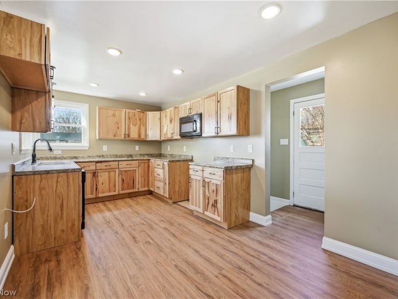 335 N 11th Street, Sebring, OH 44672 Photo 8