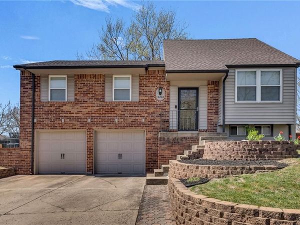 12828 S Sycamore Street, Olathe, KS 66062