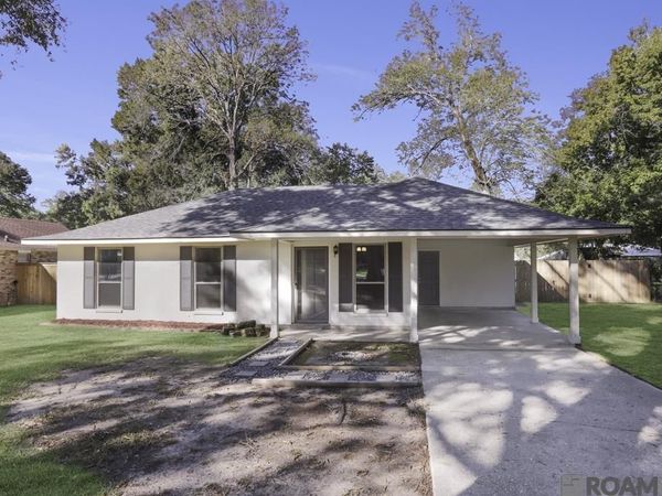 911 Hatchell Ln, Denham Springs, LA 70726