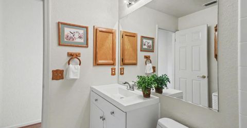 6813 Desta Ct, Elk Grove, CA 95758 Photo