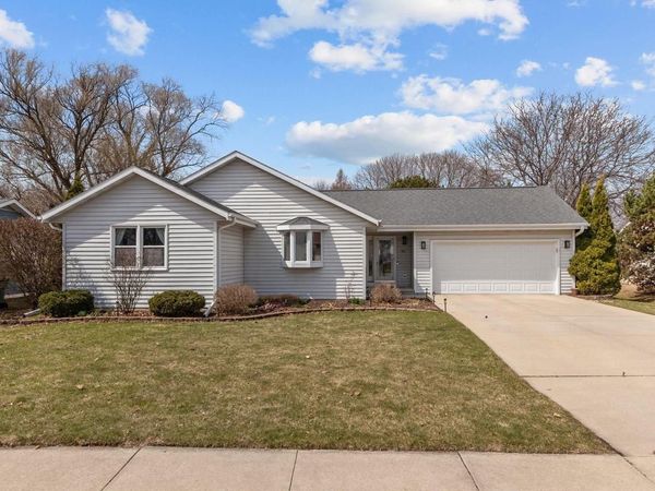 96 UNIVERSITY DRIVE, Fond Du Lac, WI 54935