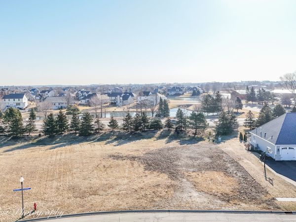 1718 Ellsworth Drive , Sycamore, IL 60178