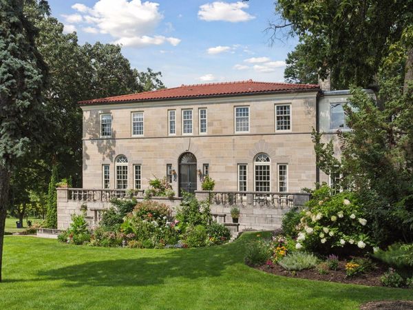 2308 W Lake Of The Isles Parkway, Minneapolis, MN 55405