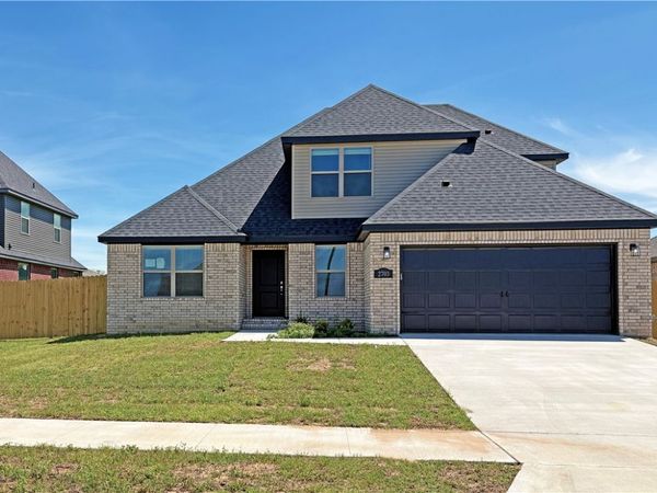 2703 N Penny Street , Siloam Springs, AR 72761