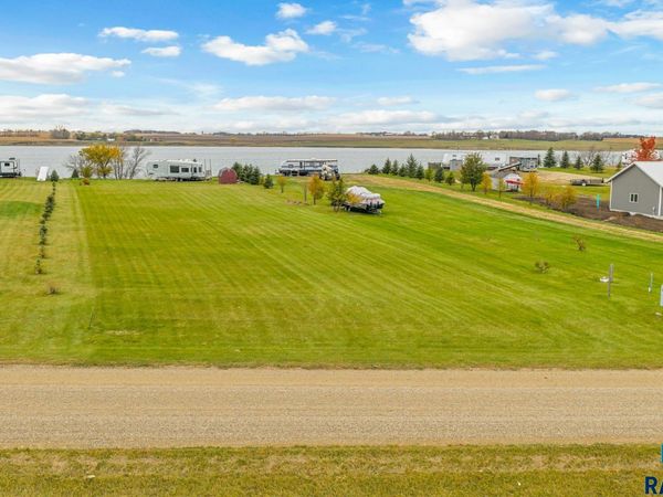 19837 Hoffman Ave, Arlington, SD 57212