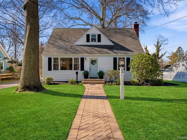 46 S Ireland Place , Amityville, NY 11701