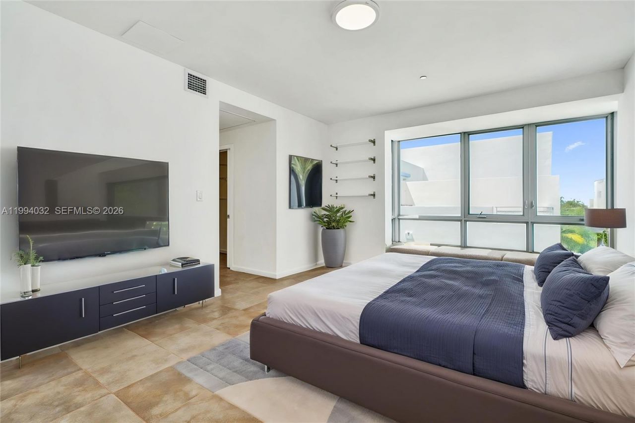 163 N Shore Dr, Unit 163-6, Miami Beach, FL 33141 Photo