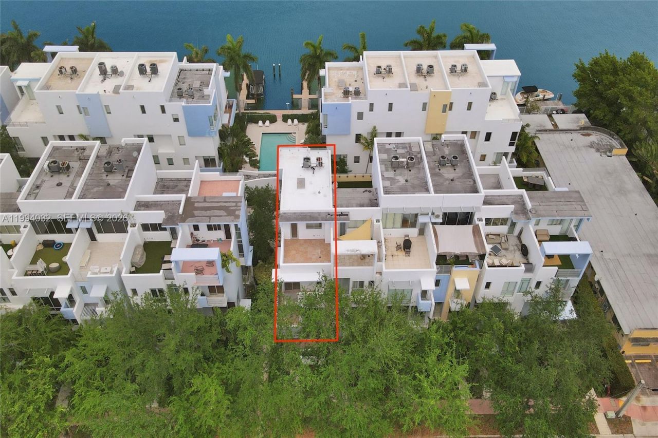 163 N Shore Dr, Unit 163-6, Miami Beach, FL 33141 Photo