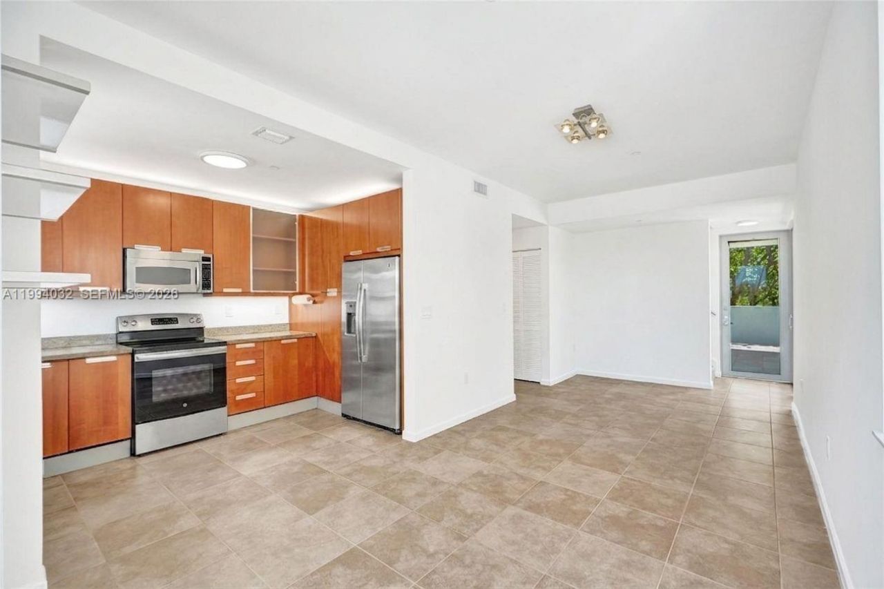 163 N Shore Dr, Unit 163-6, Miami Beach, FL 33141 Photo