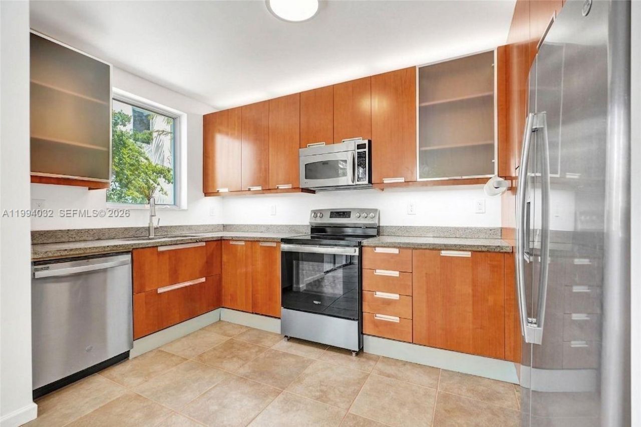 163 N Shore Dr, Unit 163-6, Miami Beach, FL 33141 Photo