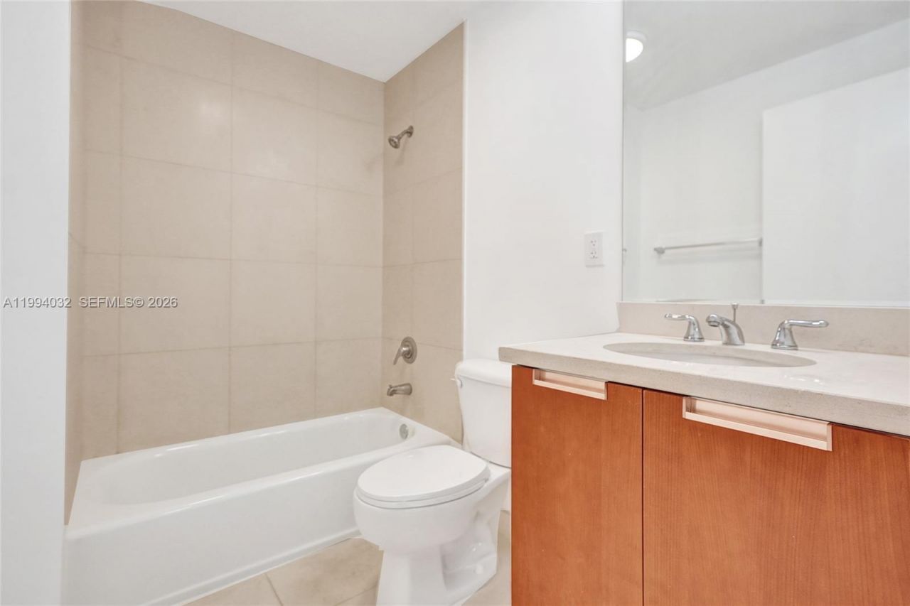 163 N Shore Dr, Unit 163-6, Miami Beach, FL 33141 Photo