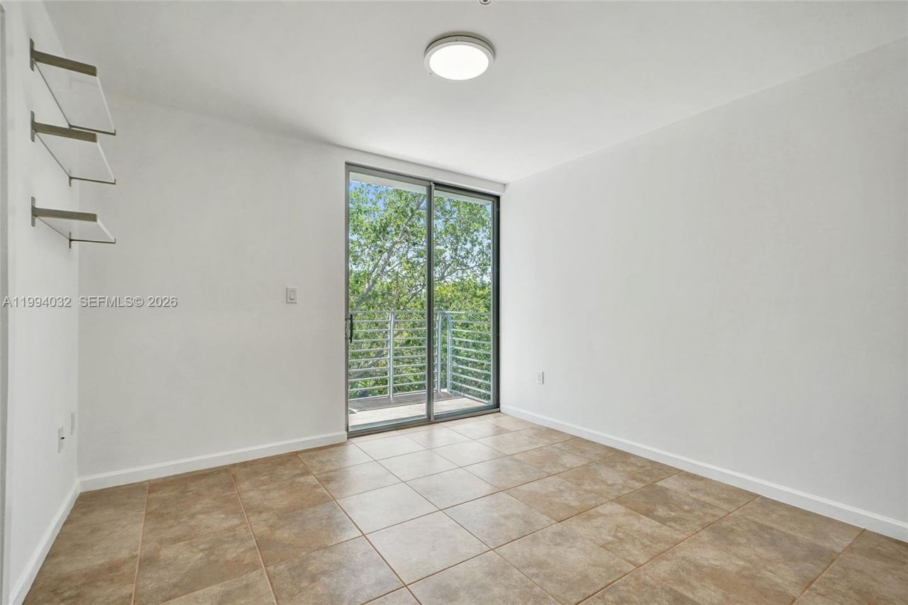 163 N Shore Dr, Unit 163-6, Miami Beach, FL 33141 Photo