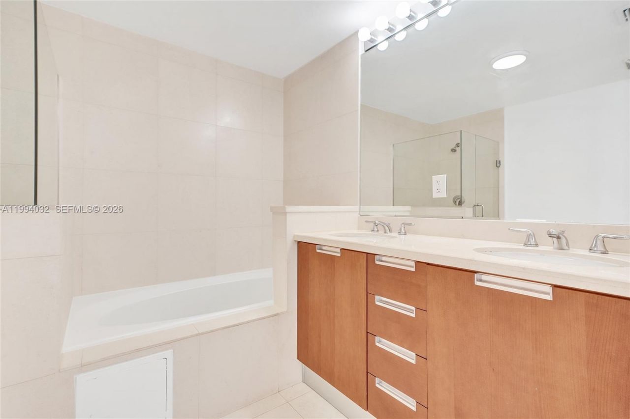 163 N Shore Dr, Unit 163-6, Miami Beach, FL 33141 Photo