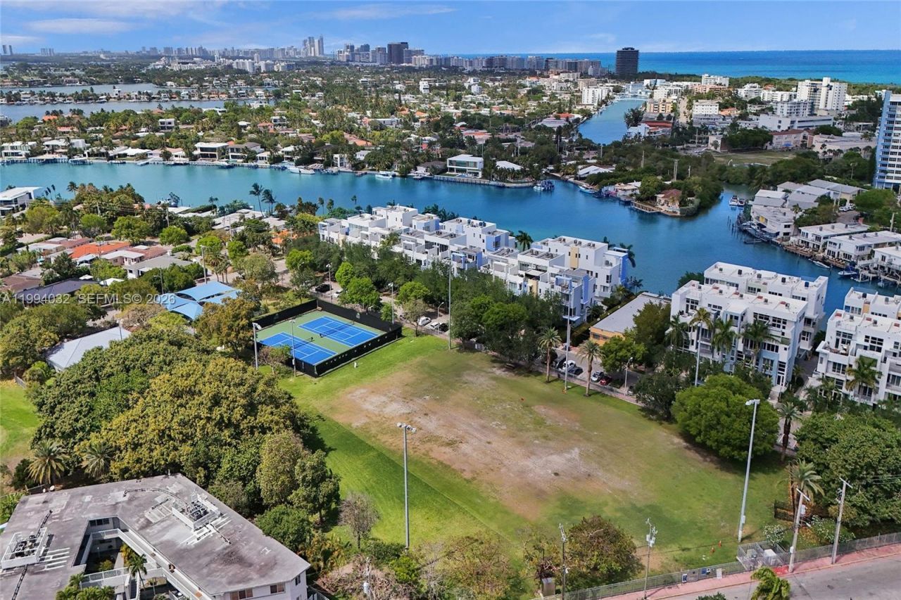 163 N Shore Dr, Unit 163-6, Miami Beach, FL 33141 Photo