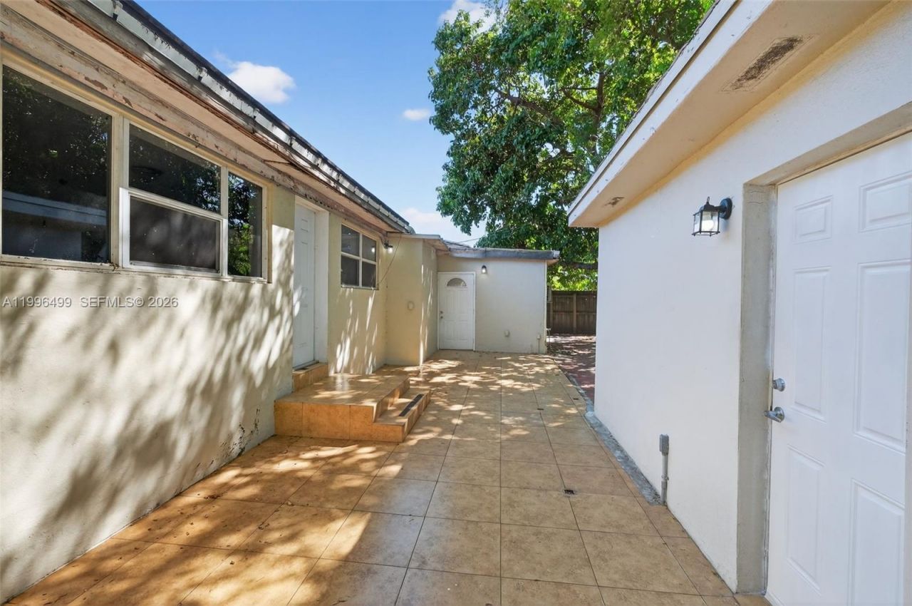 1980 SW 32nd Ave , Miami, FL 33145 Photo