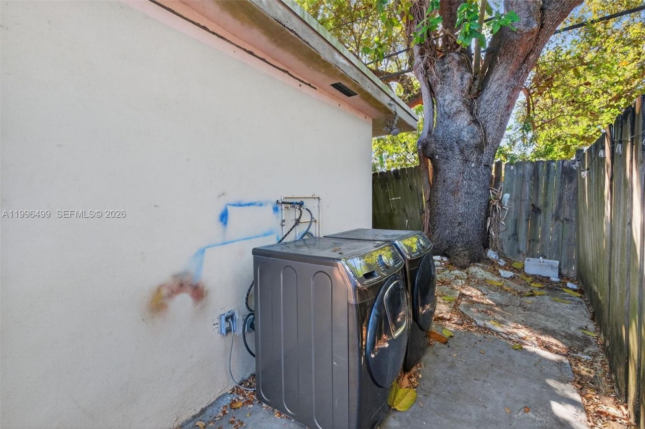 1980 SW 32nd Ave , Miami, FL 33145 Photo